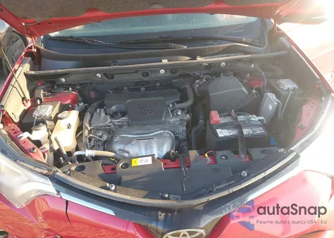 2017 Toyota Rav4 Xle z USA, uszkodzony, nr VIN JTMRFREV6HJ121457